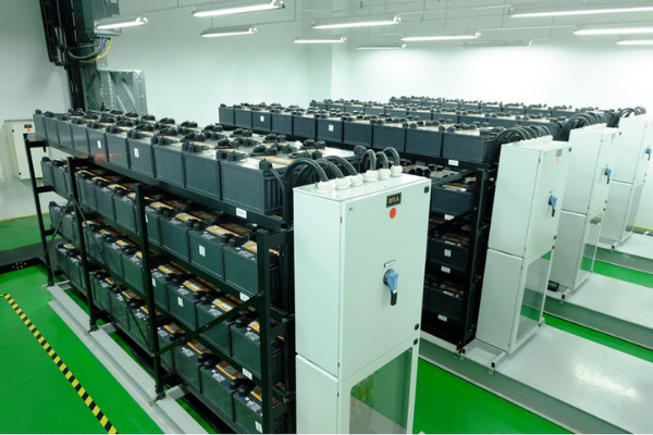 Hệ thống UPS tại trung tâm dữ liệu của Viettel IDC